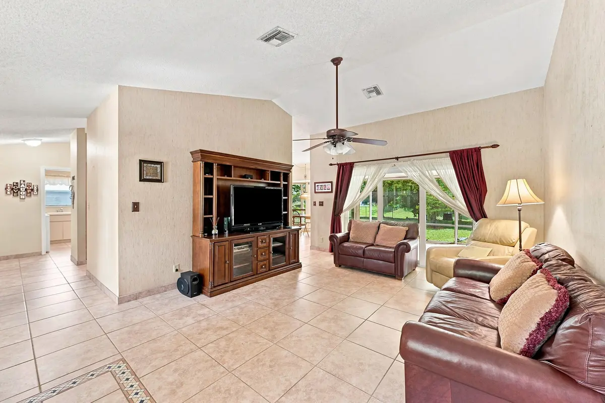 05_dsc_7053_with_tv at 2111 NW 86TH Way, Coral Springs
