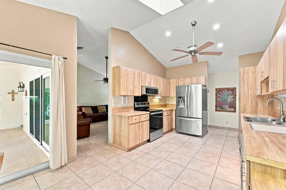 09_dsc_7073 at 2111 NW 86TH Way, Coral Springs