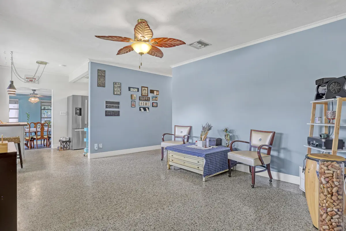 937 W Duval (6) at 937 W DUVAL Street, Lantana