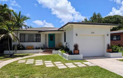 2610 TAYLOR Street, Hollywood – Single Family Residence for sale