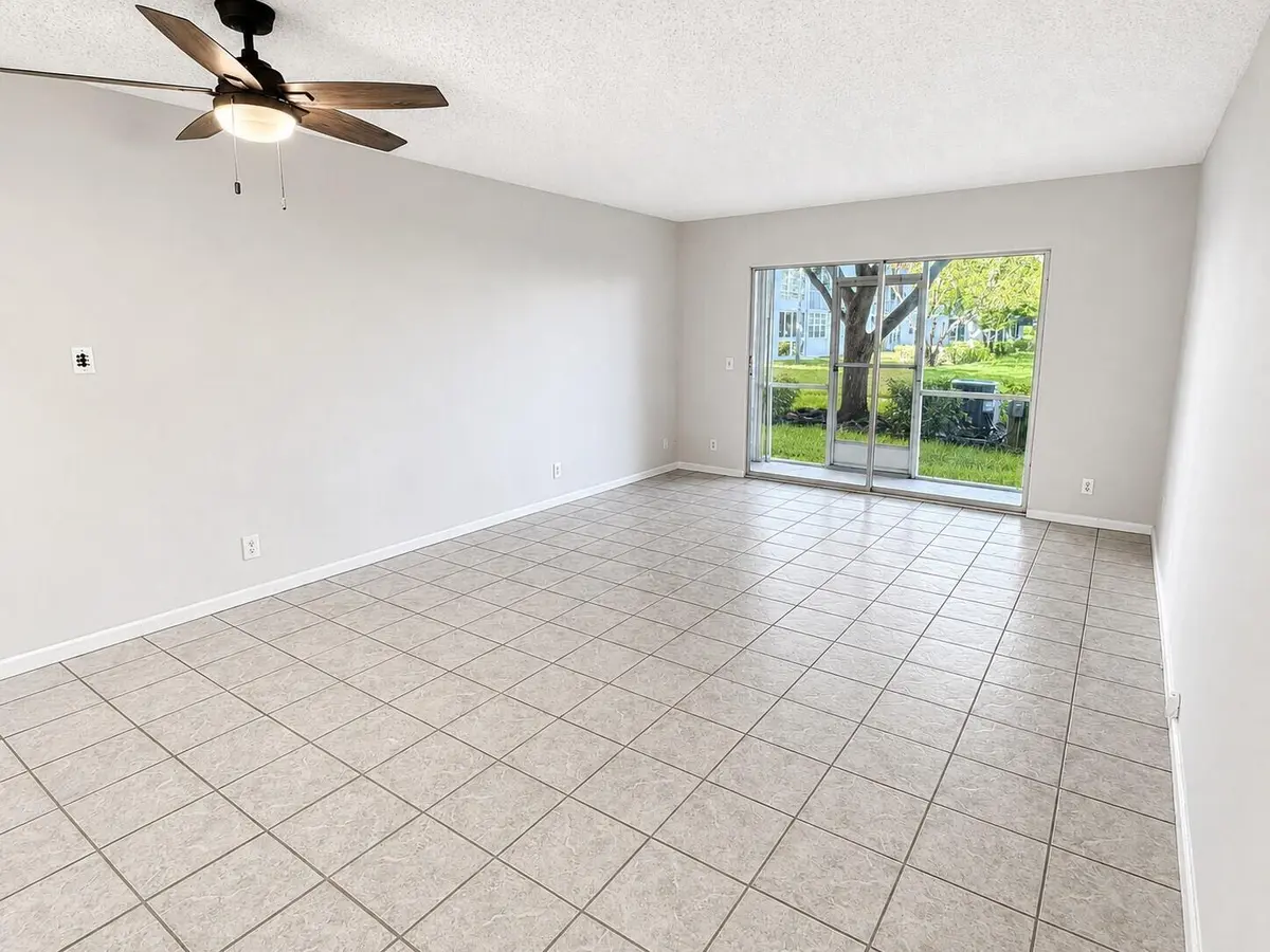 Living Area at 1400 SW 124TH Terrace 105Q, Pembroke Pines