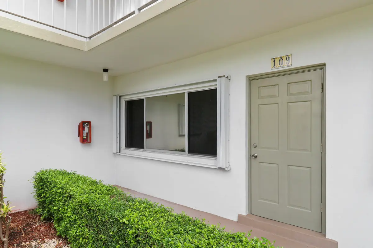 House 3 -18 at 3040 LAKE OSBORNE Drive 109, Lake Worth Beach