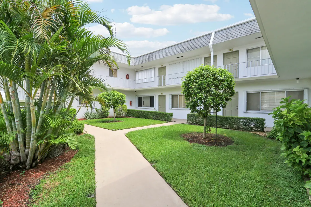 House 3 -19 at 3040 LAKE OSBORNE Drive 109, Lake Worth Beach