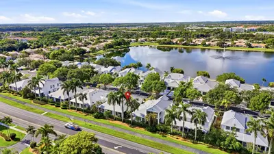 10725 PELICAN Drive, Wellington – Villa for sale