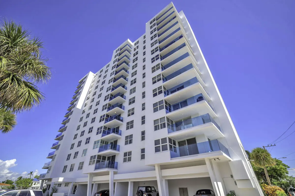 1-web-or-mls-DSC09023 at 2639 N RIVERSIDE Drive 505, Pompano Beach