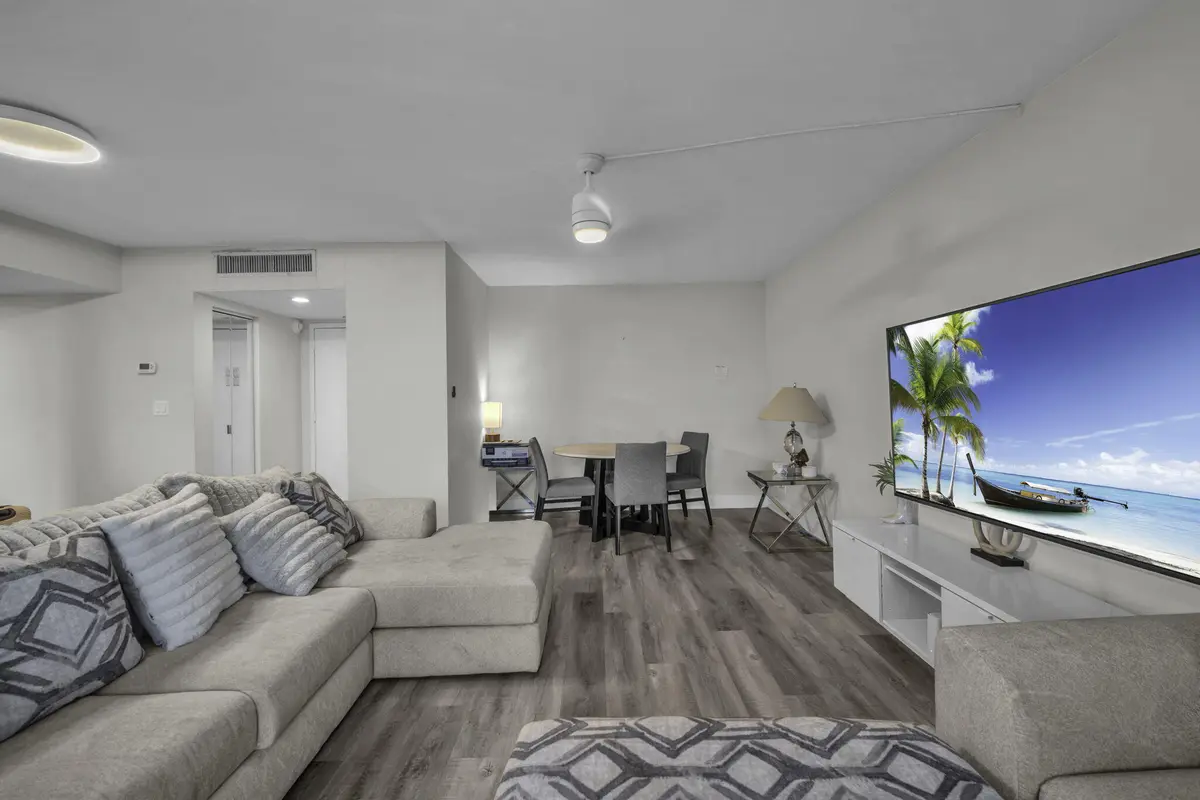 10-web-or-mls-DSC08949 at 2639 N RIVERSIDE Drive 505, Pompano Beach