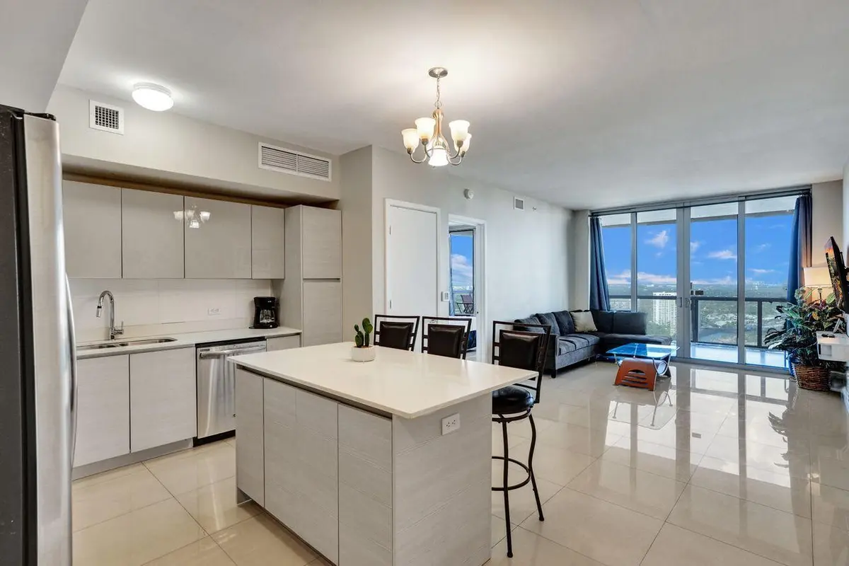 DSC01189 at 2600 E HALLANDALE BEACH Boulevard T3210, Hallandale Beach