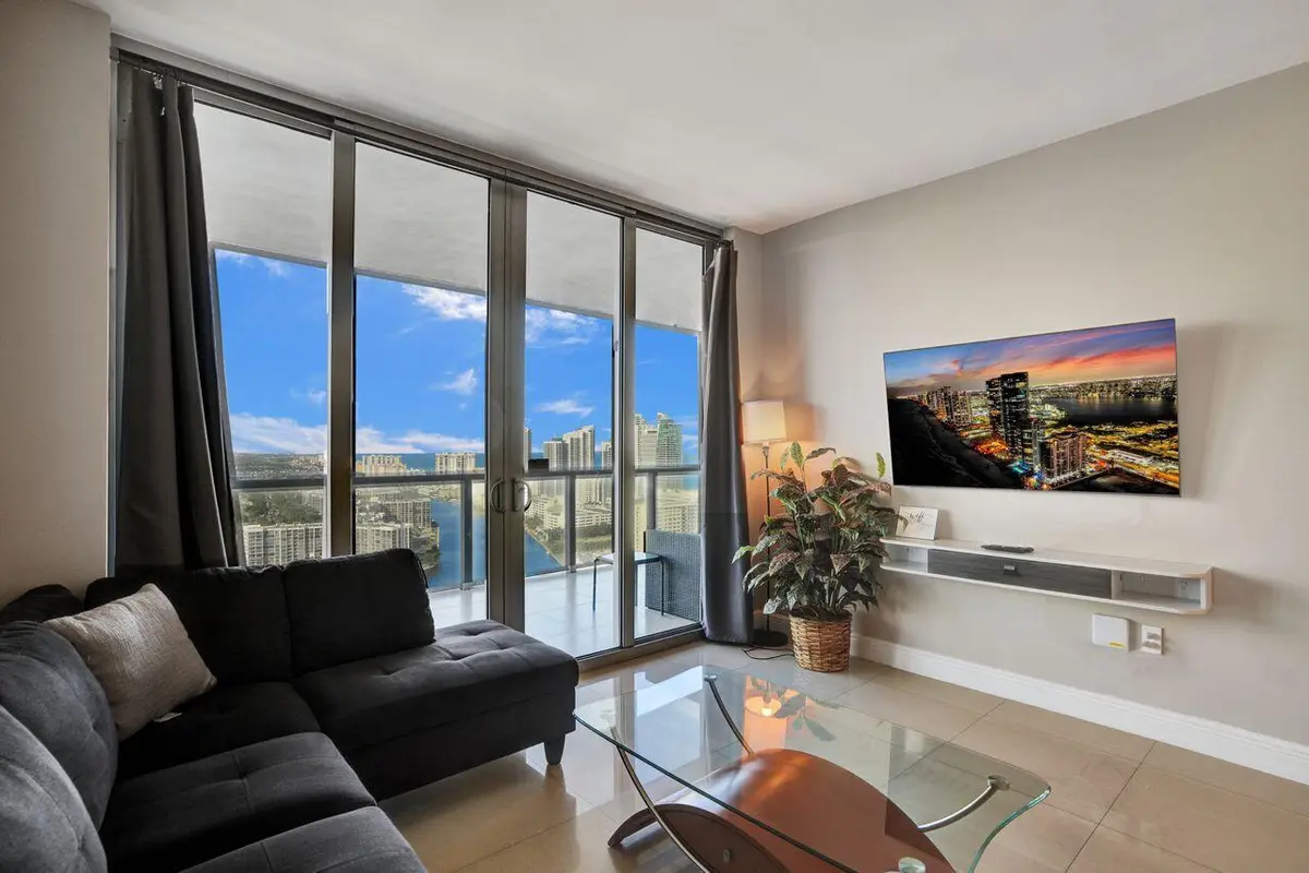 DSC01222 at 2600 E HALLANDALE BEACH Boulevard T3210, Hallandale Beach