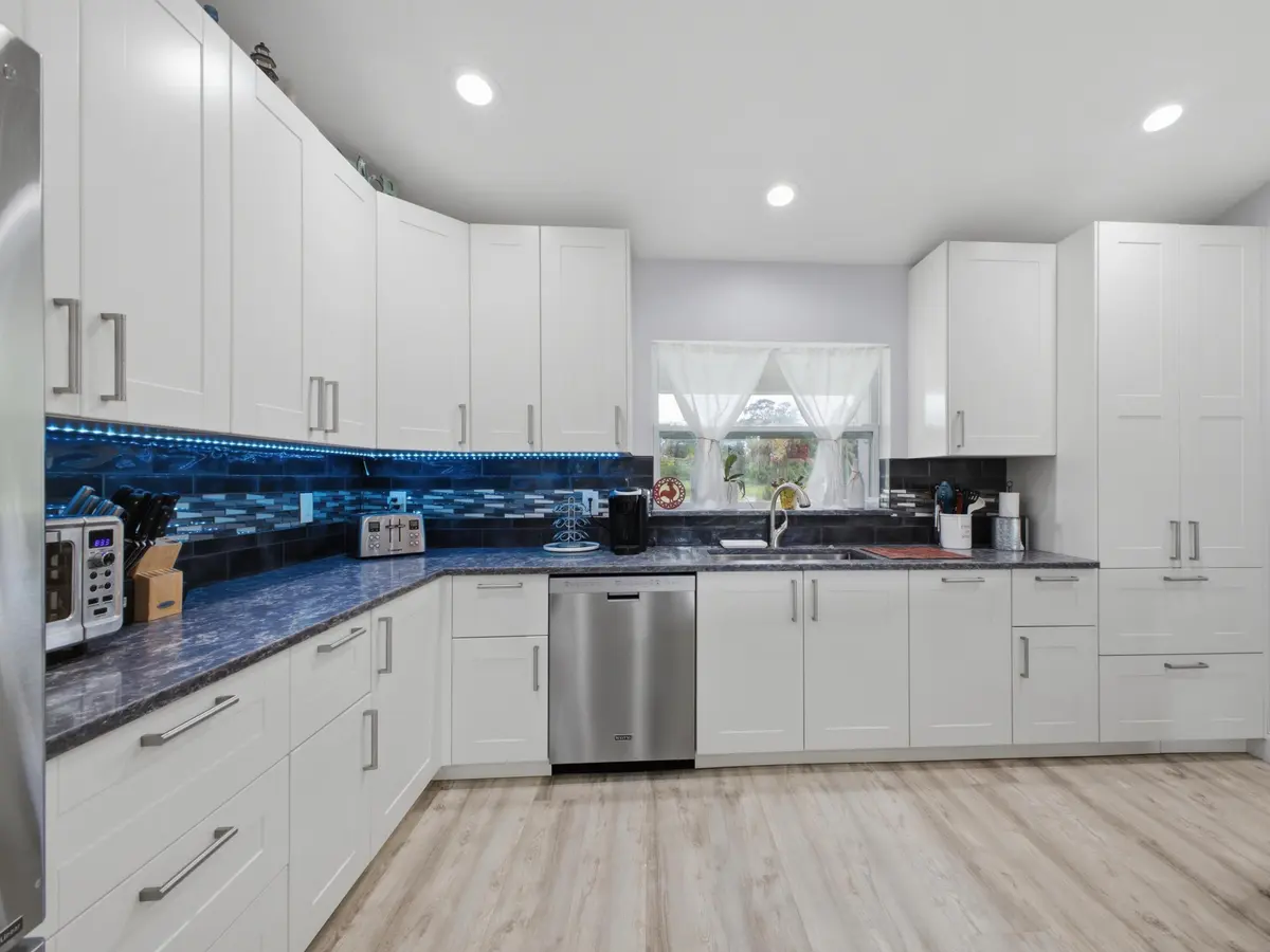 Kitchen at 14171 BIDDEX Road, Loxahatchee Groves