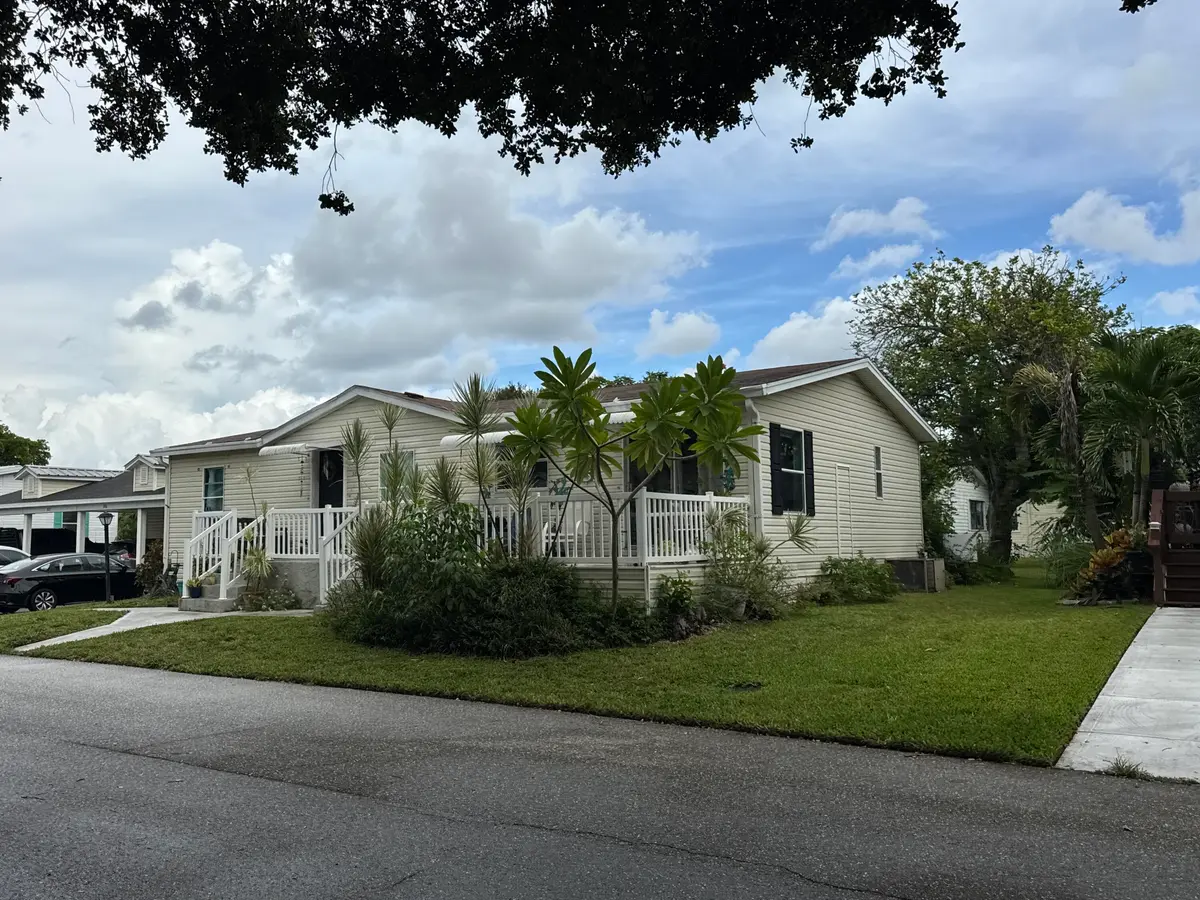 2555 PGA Boulevard 305, Palm Beach Gardens, FL – photo 2