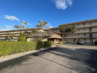 9300 SW 8TH Street 403, Boca Raton – Apartment for rent