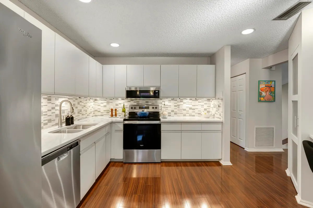 Kitchen at 13 LEXINGTON Lane G, Palm Beach Gardens