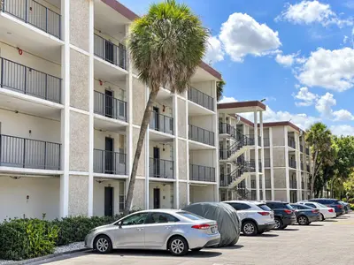 2650 NW 49TH Avenue 118, Lauderdale Lakes – Condominium for sale