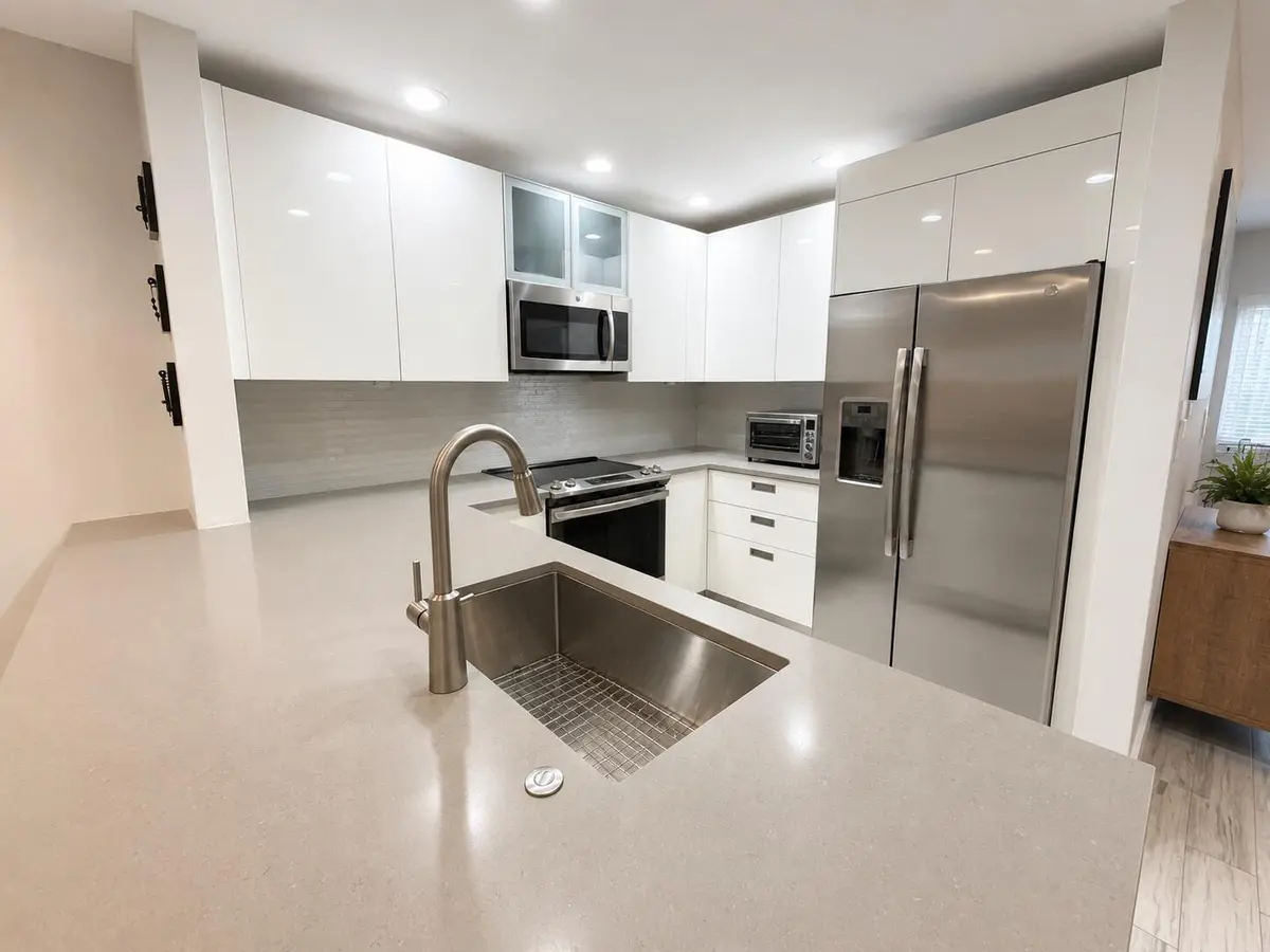 e5b770cf-0083-4bfb-8943-1c6b6b1e9990 at 3900 NE 18TH Avenue 21E, Oakland Park