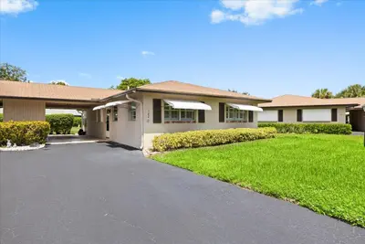 122 Mockingbird Lane, Delray Beach – Condominium for sale