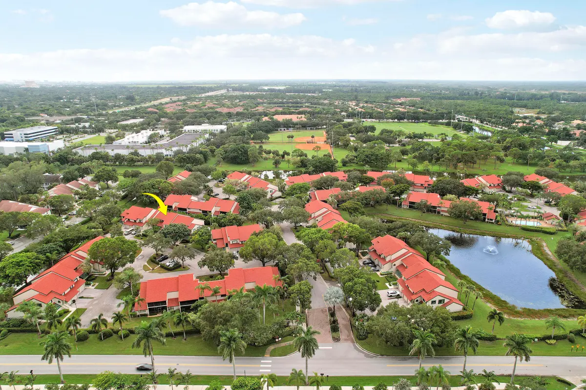 Lexington Green Community at 13 LEXINGTON Lane G, Palm Beach Gardens