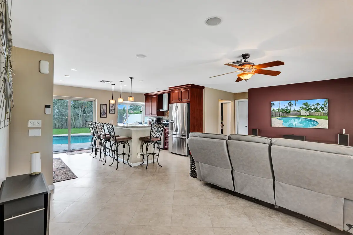 DSC03272 at 80 SE 10TH Street, Pompano Beach