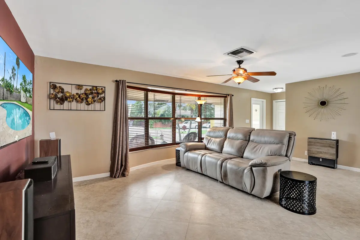 DSC03281 at 80 SE 10TH Street, Pompano Beach