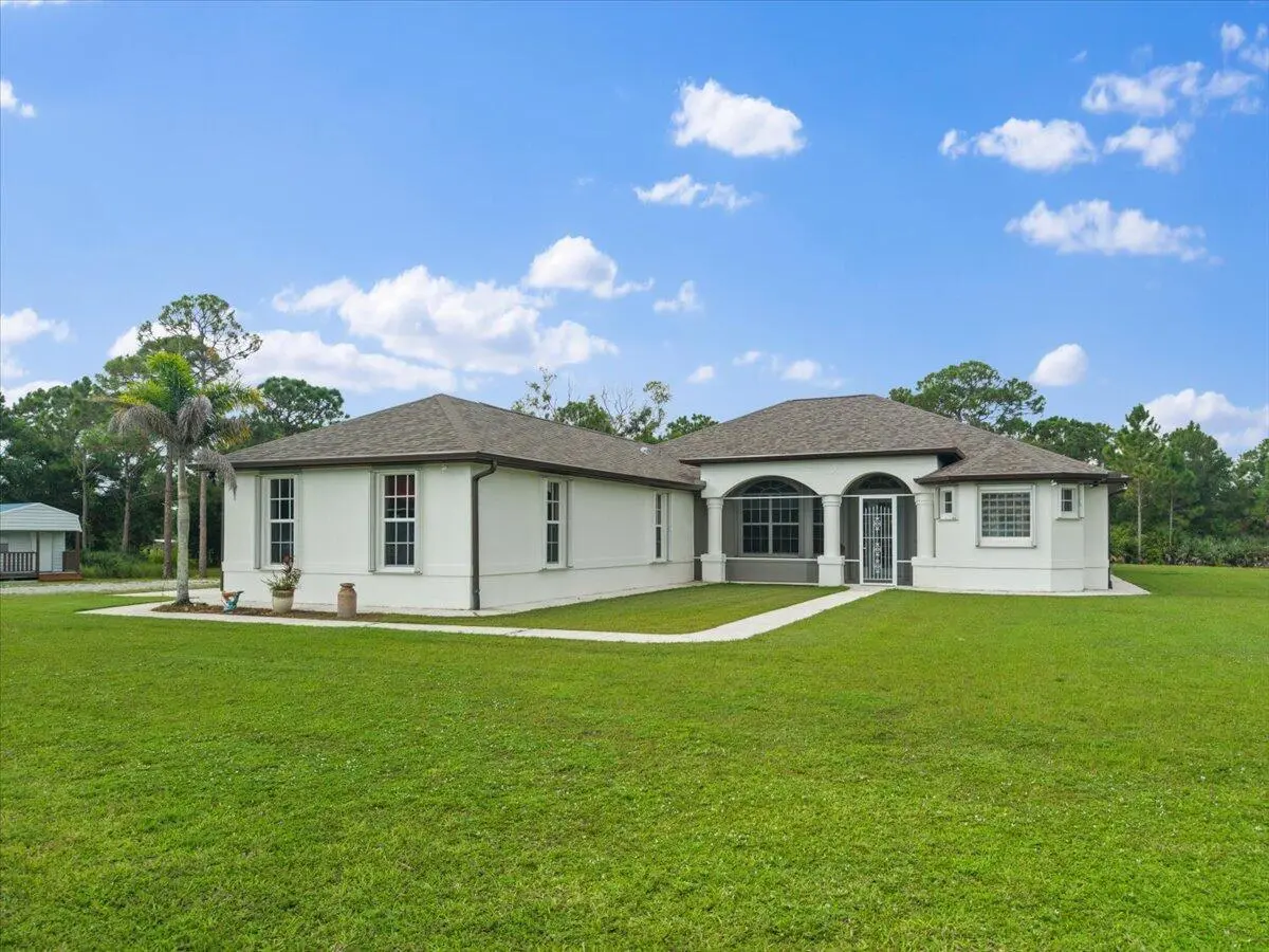 01_beyc6a985f3471a3e at 13625 79th Street, Fellsmere