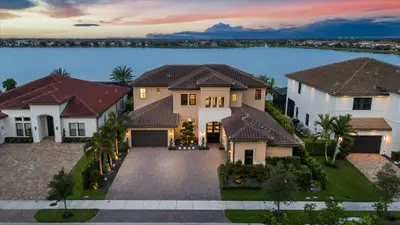 8590 W PARKLAND BAY Trail, Parkland – Single Family Residence for sale