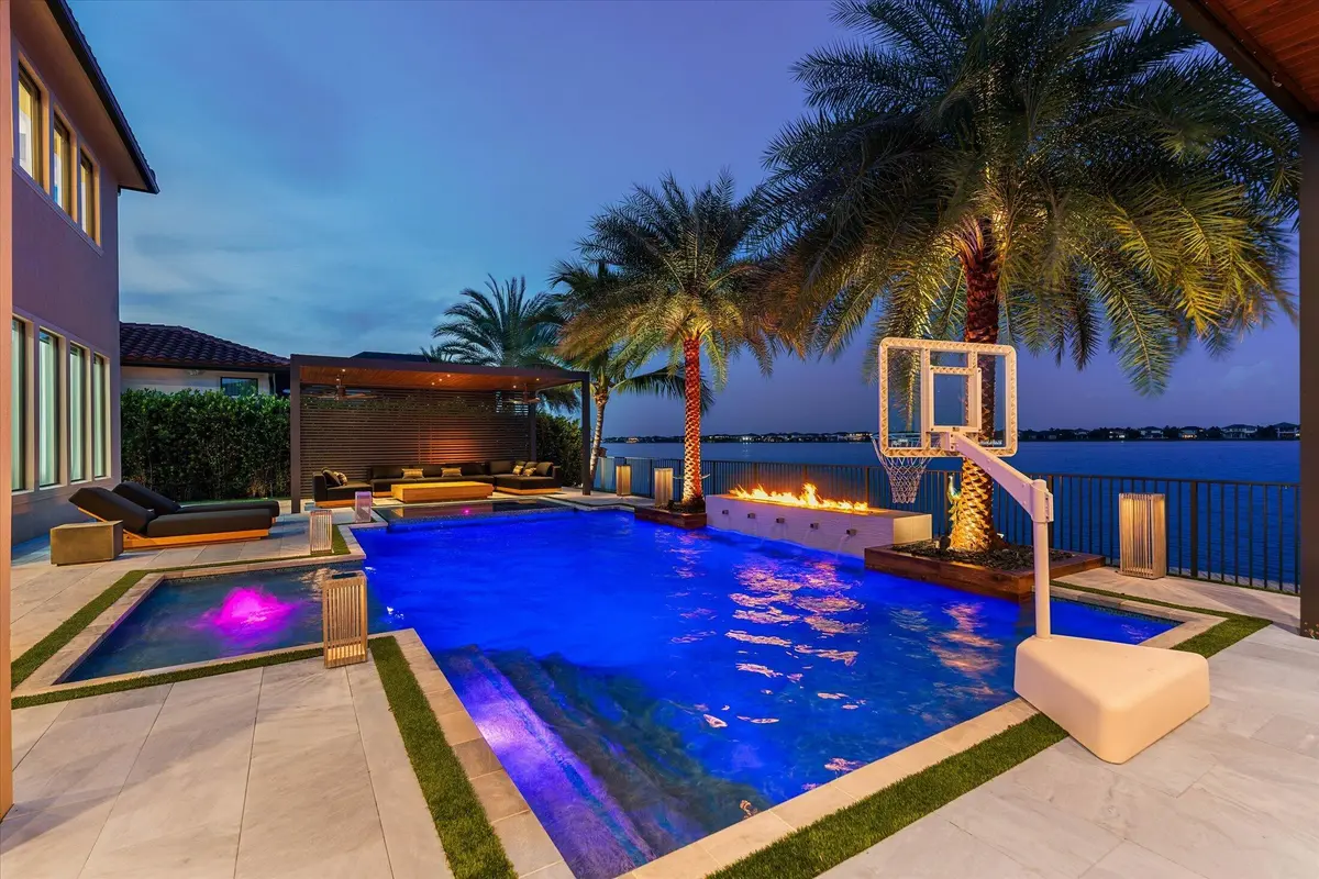 103-8590 W Parkland Bay Trail, Parkland- at 8590 W PARKLAND BAY Trail, Parkland