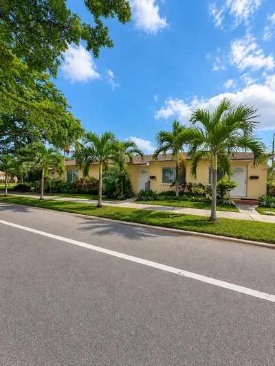 1220 S 20TH Avenue, Hollywood – Triplex for sale