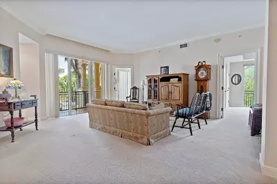 16100 EMERALD ESTATES Drive 397, Weston – Condominium for sale