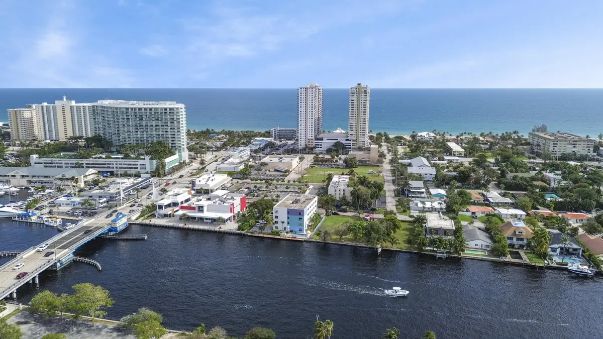 dr-002 at 105 S RIVERSIDE Drive 102, Pompano Beach