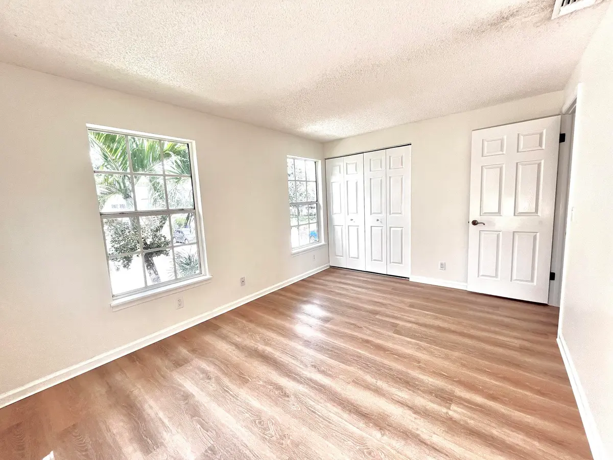 07_beyc6a99a16bc72f8 at 311 Georgian Park Drive, Jupiter