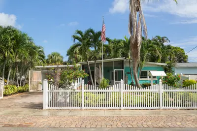 665 NE Bernard Street, Jensen Beach – Single Family Residence for sale