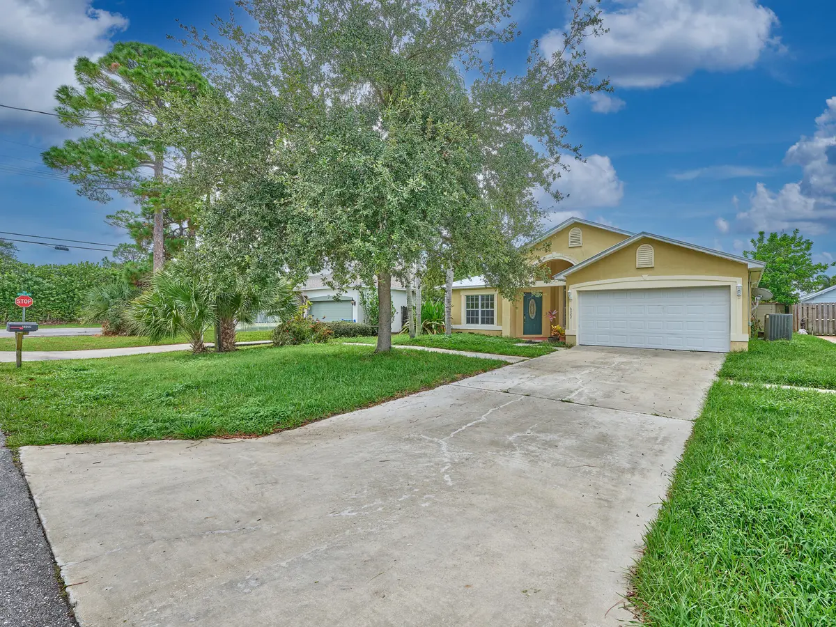 Front of House at 6022 LAUDERDALE Street, Jupiter