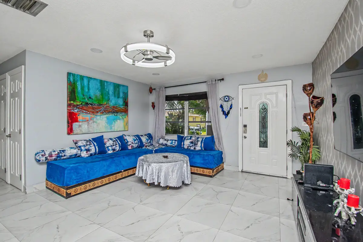 DB7B1768-0B83-4D57-858A-F33B630DE5C1 at 5704 NW 47th Lane, Tamarac