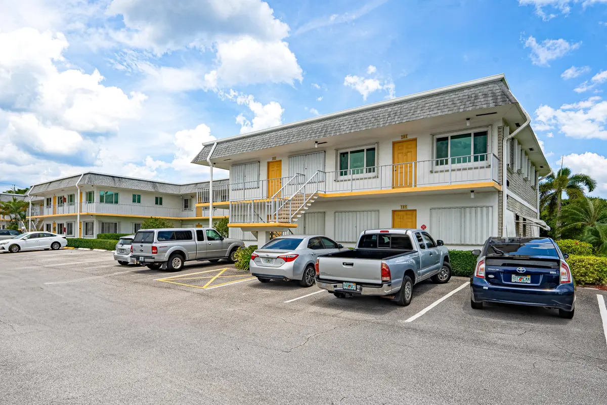 001-3120LakeOsborneDrive-106-LakeWorthBe at 3120 Lake Osborne Drive, Lake Worth Beach