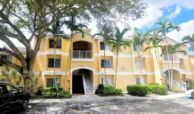 2667 NW 33RD Street 2402, Oakland Park – Condominium for rent