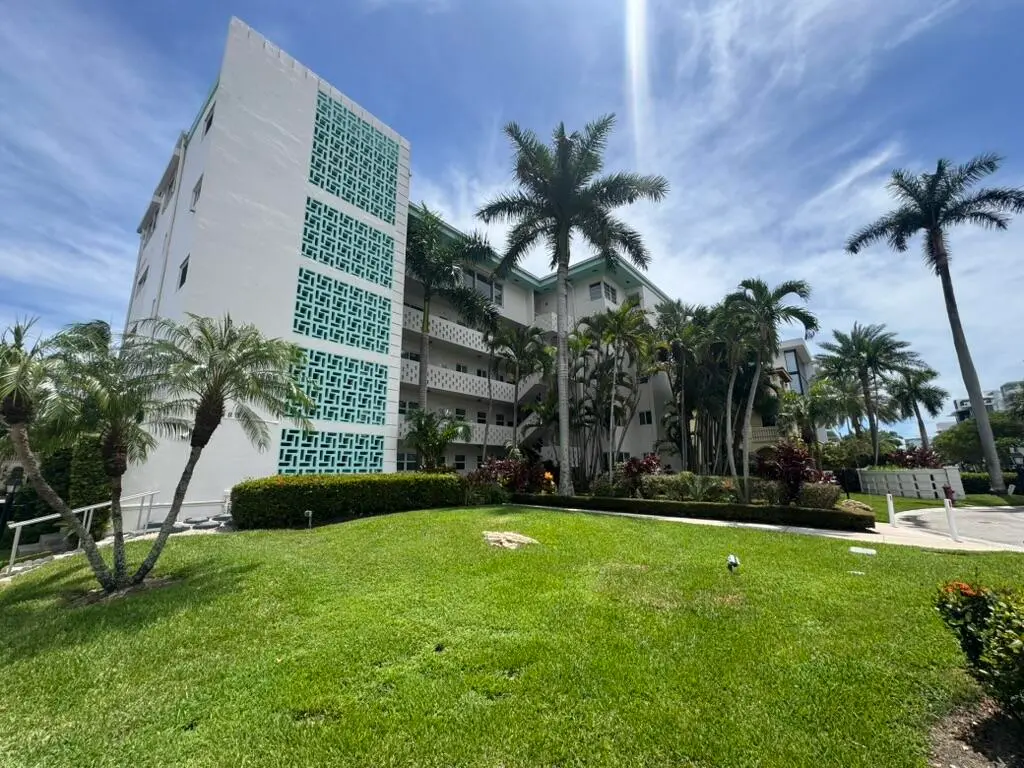 Front of Structure at 180 Isle Of Venice Drive 433, Fort Lauderdale