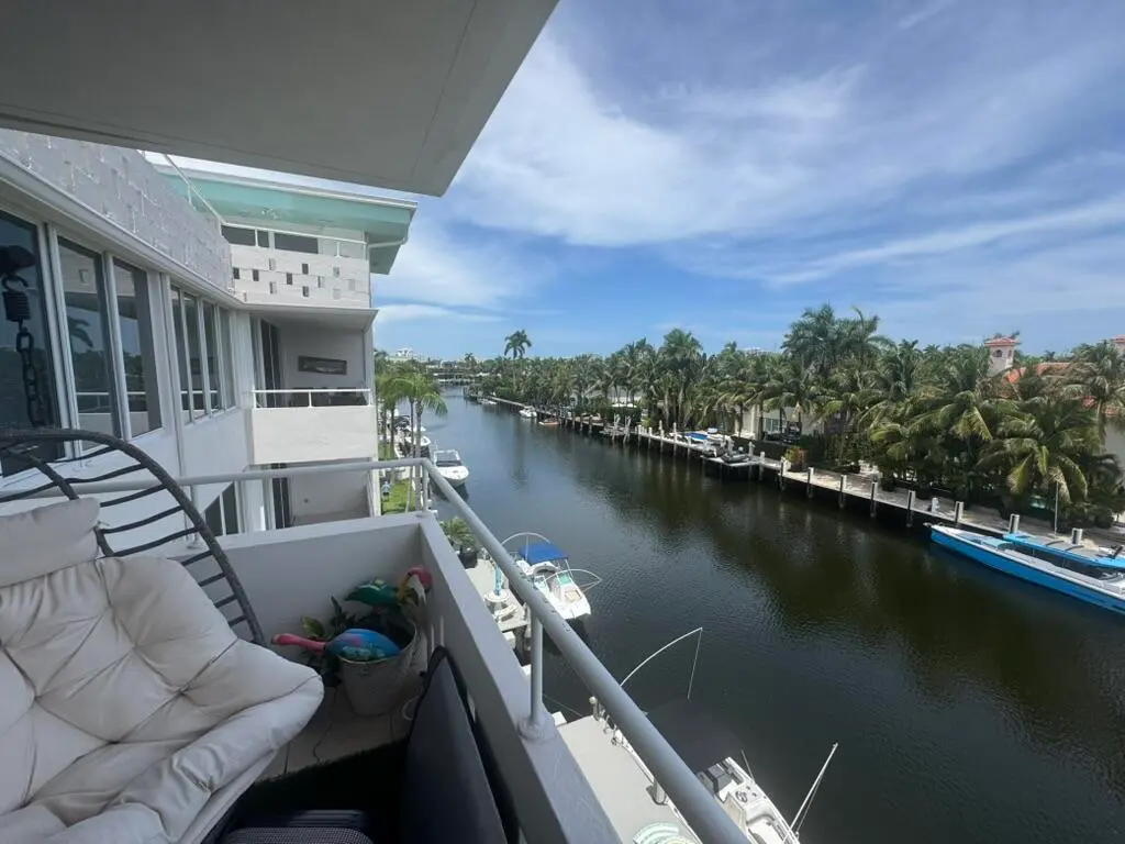 Balcony at 180 Isle Of Venice Drive 433, Fort Lauderdale