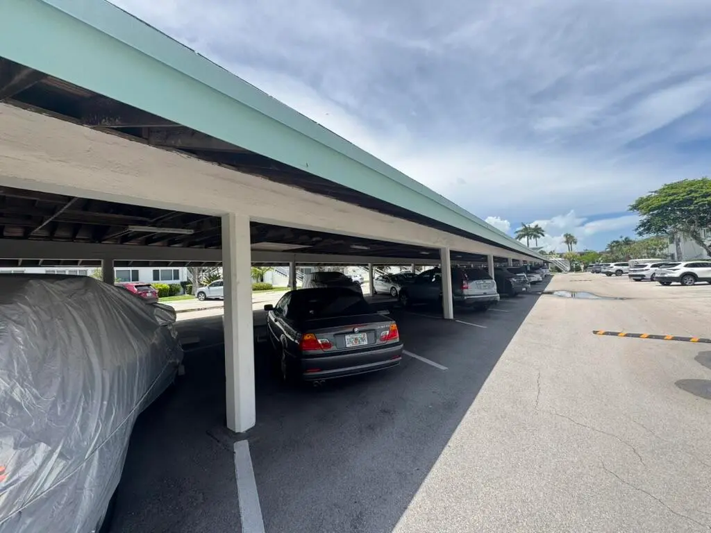 Parking at 180 Isle Of Venice Drive 433, Fort Lauderdale