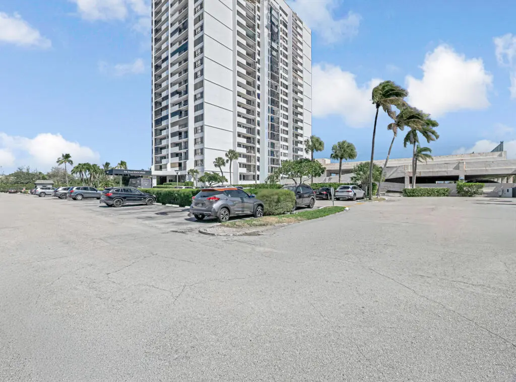 5600 N Flagler Drive 203, West Palm Beach, FL – photo 2
