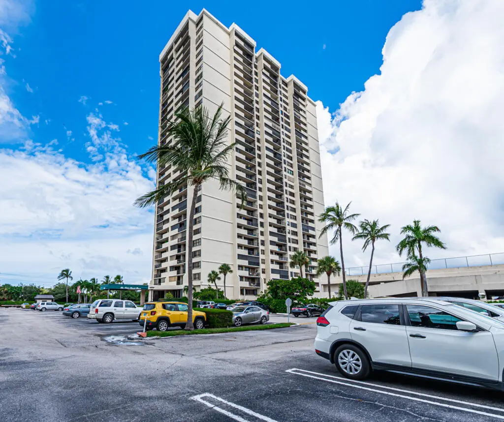 5600 N Flagler Drive 203, West Palm Beach, FL – photo 1