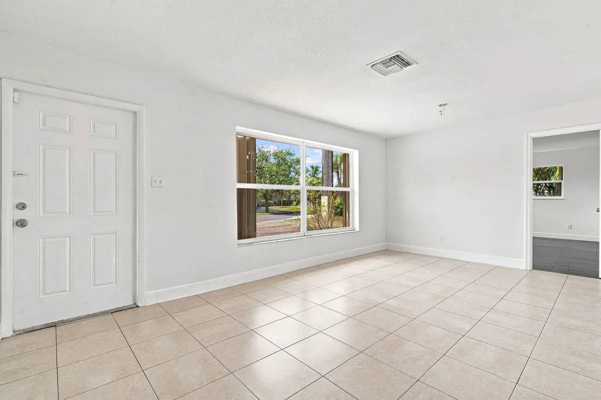 3-web-or-mls-399-sw-14th-st at 399 SW 14TH Street, Deerfield Beach
