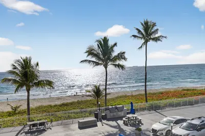3301 S Ocean Boulevard 205, Highland Beach – Condominium for sale