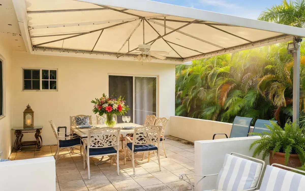 b8w1y at 2418 VAN BUREN Street, Hollywood