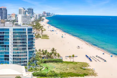 1200 Holiday Drive 902, Fort Lauderdale – Condominium for sale