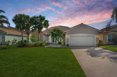 468 NW BLUE LAKE Drive, Port St. Lucie – Single Family Residence for sale