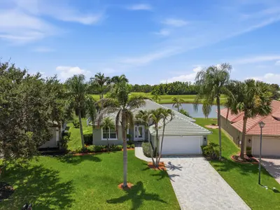 562 NW WAVERLY Circle, Port St. Lucie – Single Family Residence for sale