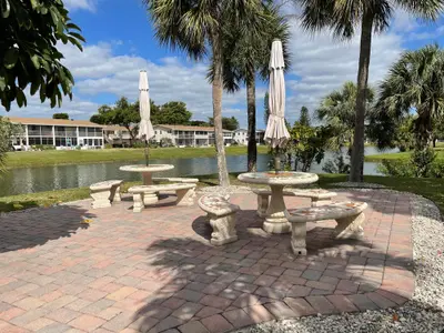 218 SOMERSET L, West Palm Beach – sold