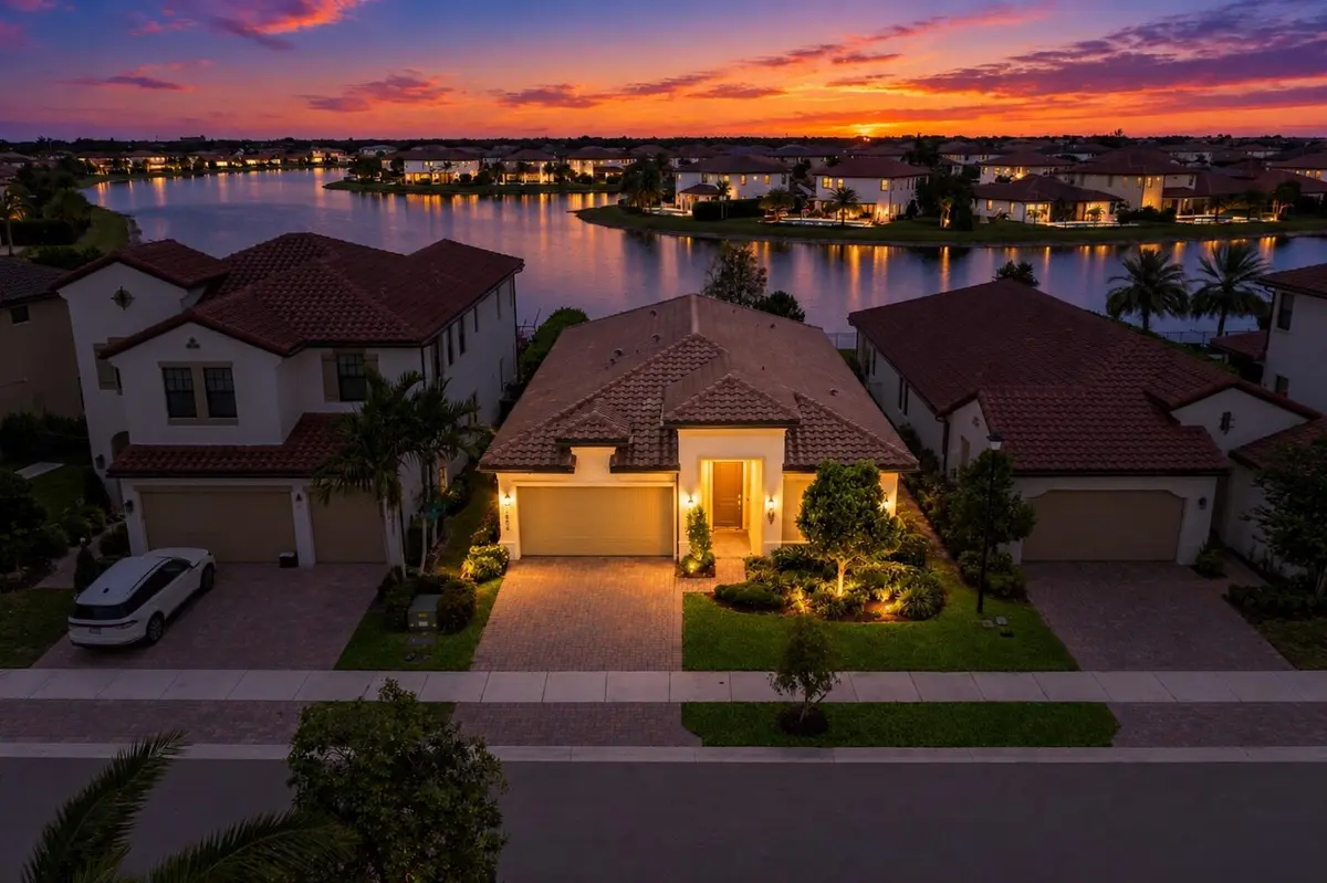 11850 night shot 6 at 11850 N Baypoint Circle, Parkland