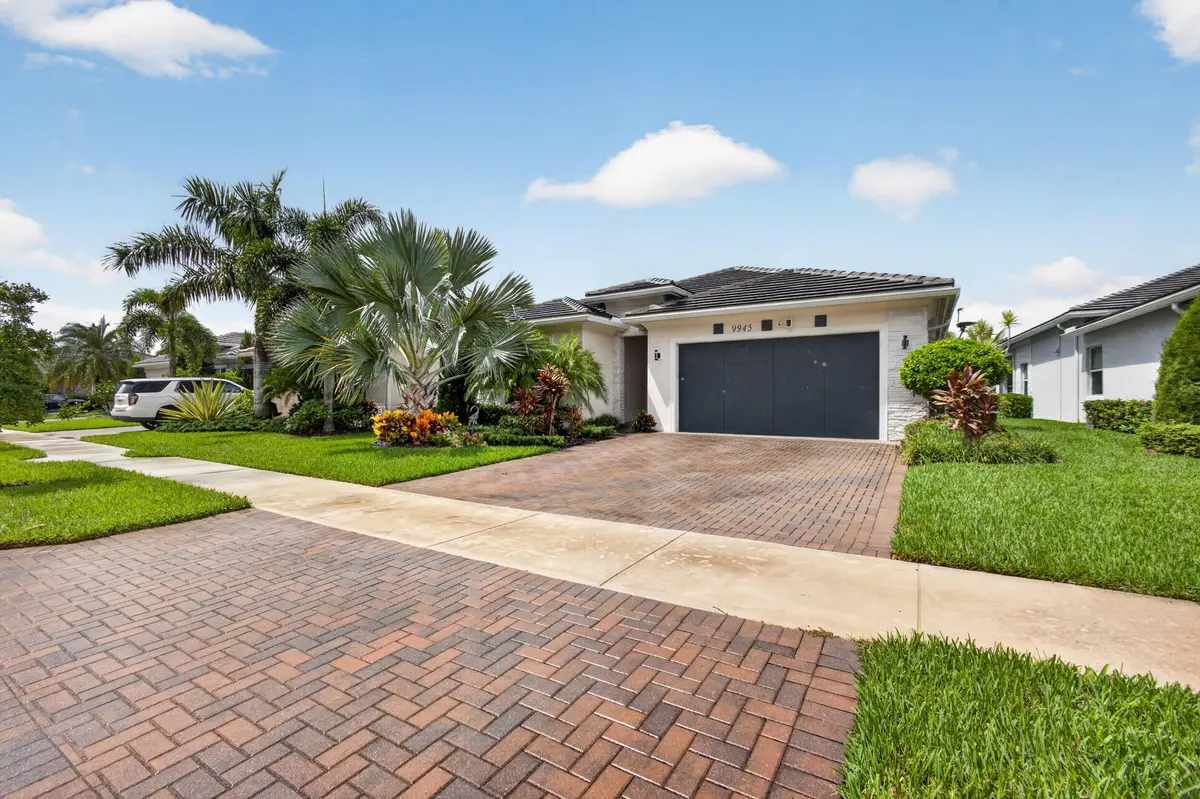 Front Exterior at 9945 Regency Way, Palm Beach Gardens