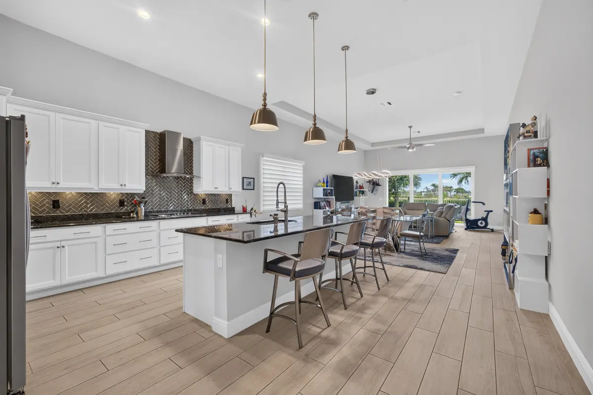 Kitchen at 9945 Regency Way, Palm Beach Gardens