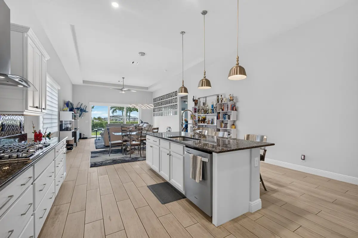 Kitchen at 9945 Regency Way, Palm Beach Gardens